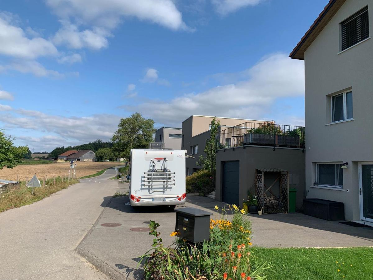 C&C Motorhome/Rv/Caravan/Van Park La Sonnaz Dış mekan fotoğraf