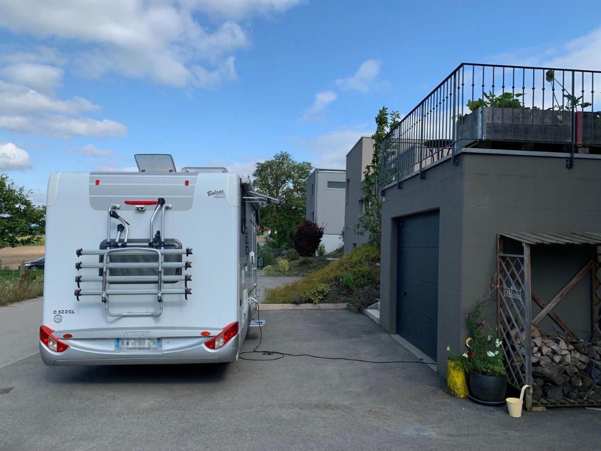 C&C Motorhome/Rv/Caravan/Van Park La Sonnaz Dış mekan fotoğraf